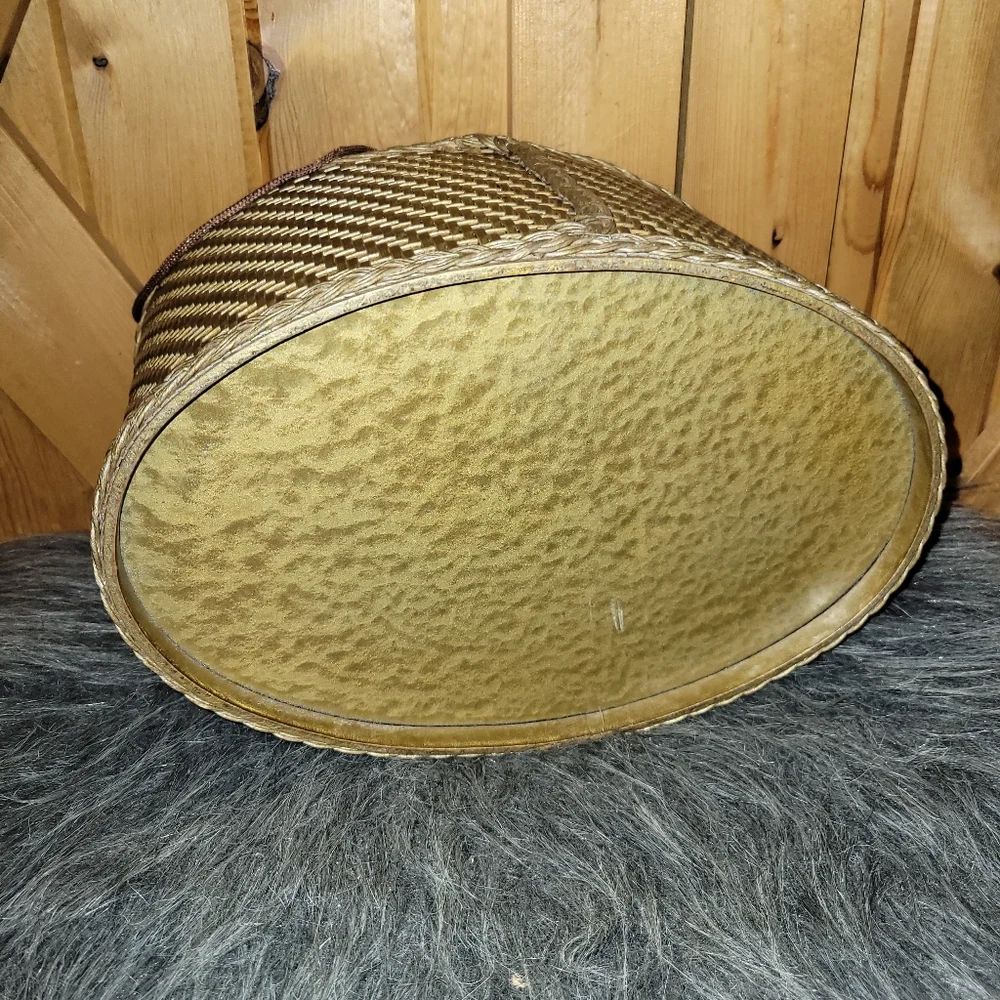 Vintage Princess Poodle Oval Sewing Basket - Picture 9 of 15